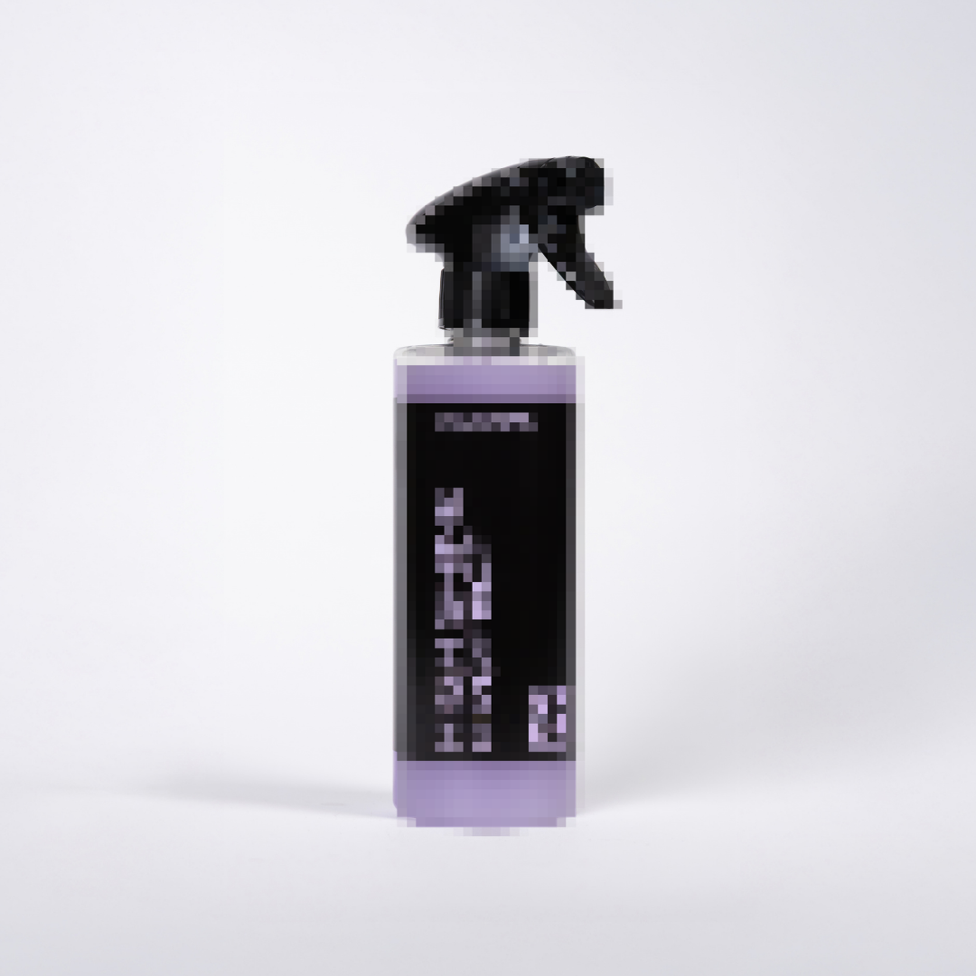 Genomskinlig sprayflaska med transparent lavender RYDR High Shine Protect, 500ml.