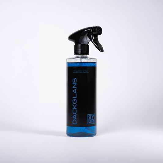 Genomskinlig sprayflaska med transparent blå RYDR Däckglans, 500ml.